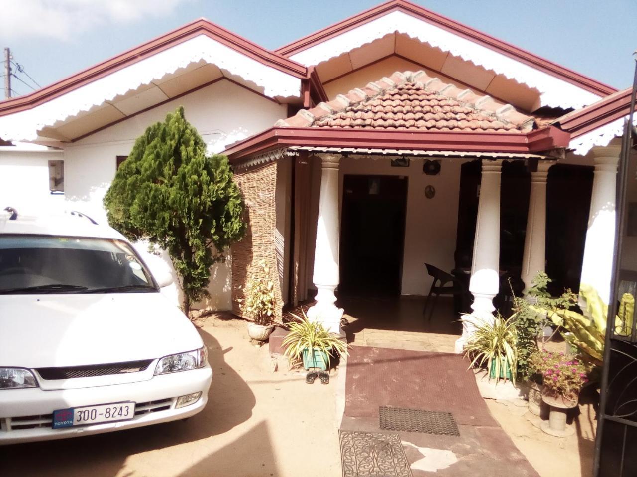 Lakshmi Family Villa Negombo Eksteriør billede